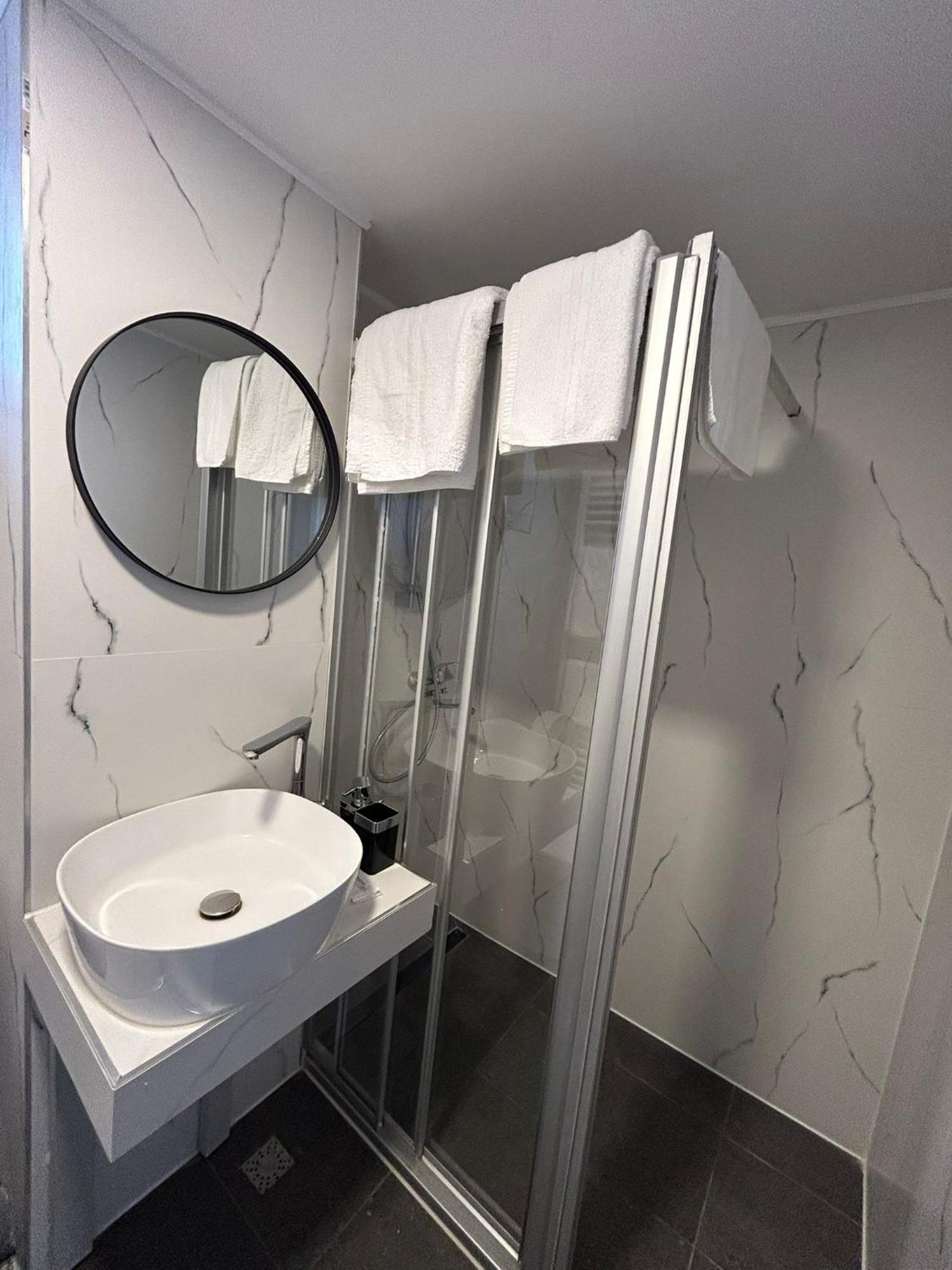 Hotel Bucovina Suceava Luaran gambar